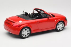 Audi TT 8N Roadster Rouge Minichamps 1:18 155017032 Métal Moulé — image 2 sur 6