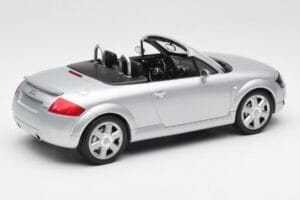 Audi TT 8N Roadster Silver Metallic Minichamps 1:18 155017031 Métal Moulé — image 2 sur 6