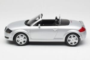 Audi TT 8N Roadster Silver Metallic Minichamps 1:18 155017031 Métal Moulé — image 3 sur 6