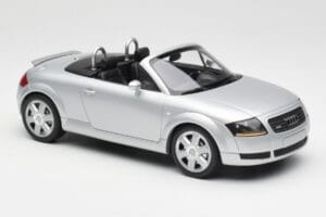 Audi TT 8N Roadster Silver Metallic Minichamps 1:18 155017031 Métal Moulé — image 4 sur 6