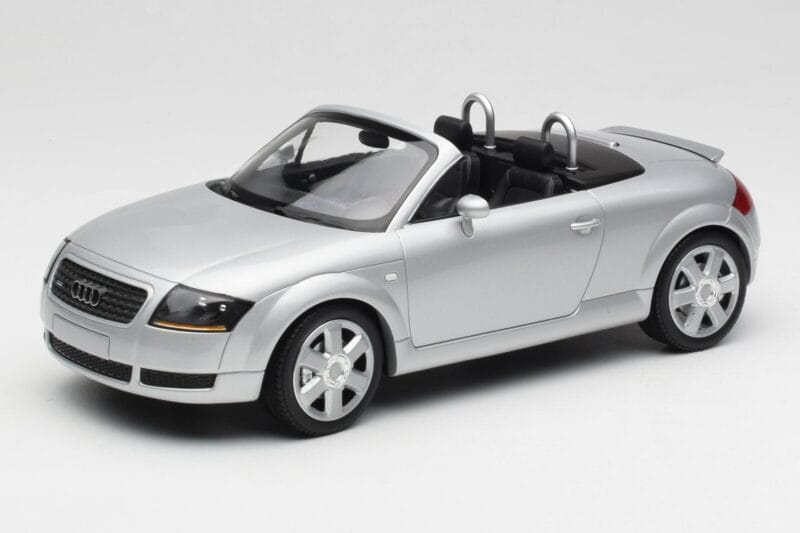 Audi TT 8N Roadster Silver Metallic Minichamps 1:18 155017031 Métal Moulé