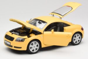 Audi TT 8N Jaune Revell 1:18 08954-M1 Métal Moulé — image 2 sur 8