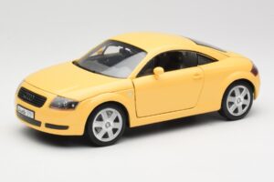 Audi TT 8N Jaune Revell 1:18 08954-M1 Métal Moulé