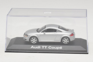 Audi TT 8N Argent Minichamps 1:43 5019800423 Métal Moulé — image 4 sur 5