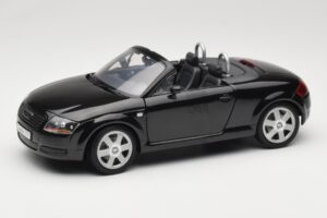 Audi TT 8N Roadster Noir Revell 1:18 8980 Métal Moulé