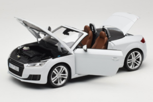 Audi TT 8S Roadster Glacier White Minichamps 1:18 5011400515 Métal Moulé — image 2 sur 8