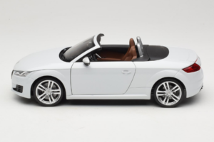 Audi TT 8S Roadster Glacier White Minichamps 1:18 5011400515 Métal Moulé — image 4 sur 8