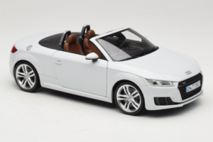 Audi TT 8S Roadster Glacier White Minichamps 1:18 5011400515 Métal Moulé — image 6 sur 8