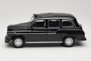 Austin FX4 London Taxi Noir Minichamps 1:18 180136000 Métal Moulé — image 4 sur 8