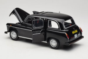 Austin FX4 London Taxi Noir Minichamps 1:18 180136000 Métal Moulé — image 5 sur 8
