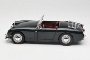 Austin-Healey Sprite Leaf Green Revell 1:18 08837 Métal Moulé — image 4 sur 8