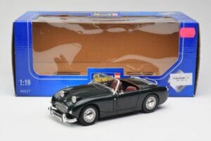 Austin-Healey Sprite Leaf Green Revell 1:18 08837 Métal Moulé — image 8 sur 8