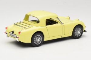 Austin-Healey Sprite Mk1 Jaune Revell 1:18 8835 Métal Moulé — image 3 sur 8
