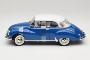 Auto Union 1000 S Coupe Bleu Blanc Revell 1:18 08909 Métal Moulé — image 3 sur 6