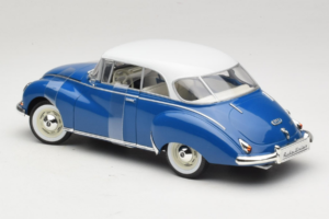 Auto Union 1000 S Coupe Bleu Blanc Revell 1:18 08909 Métal Moulé — image 5 sur 6