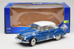 Auto Union 1000 S Coupe Bleu Blanc Revell 1:18 08909 Métal Moulé — image 6 sur 6