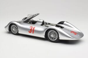 Auto Union Typ C Stromlinie #31 B. Rosemeyer 1937 Argent Revell 1:18 08436 Métal Moulé — image 5 sur 8