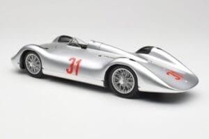 Auto Union Typ C Stromlinie #31 B. Rosemeyer 1937 Argent Revell 1:18 08436 Métal Moulé — image 7 sur 8