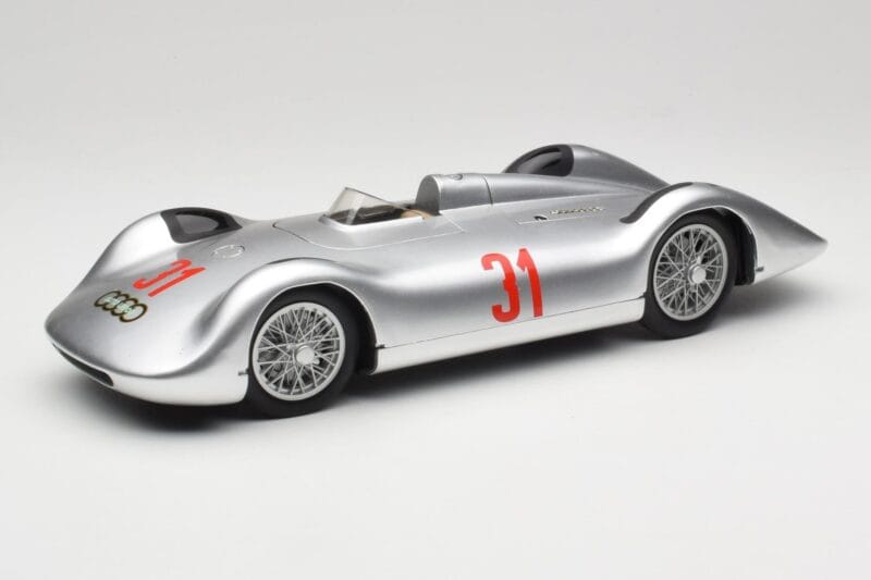 Auto Union Typ C Stromlinie #31 B. Rosemeyer 1937 Argent Revell 1:18 08436 Métal Moulé