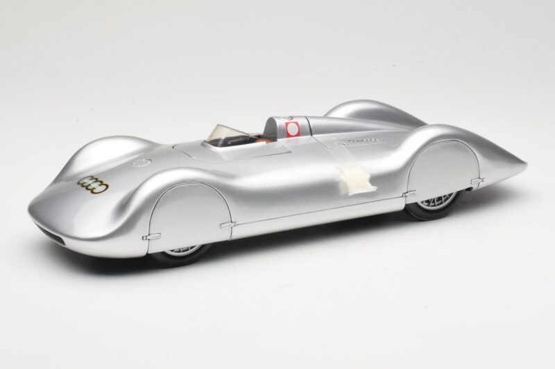 Auto Union Type C Streamliner #72 B. Rosemeyer World Record 1937 Revell 1:18 08420 Métal Moulé
