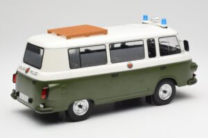 Barkas B1000 Police Populaire MCG 1:18 MCG18009 Métal Moulé — image 3 sur 6