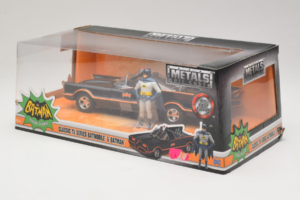 Batmobile Avec Figurine Batman Metals Diecast 1:24 98259 Métal Moulé — image 3 sur 3