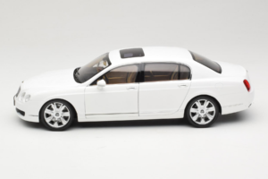 Bentley Continental Flying Spur Blanc Minichamps 1:18 100139461 Métal Moulé — image 4 sur 8