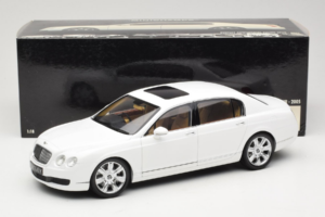 Bentley Continental Flying Spur Blanc Minichamps 1:18 100139461 Métal Moulé — image 8 sur 8