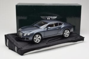 Bentley Continental GT Grey Metallic Minichamps 1:18 100139920 Métal Moulé — image 8 sur 8
