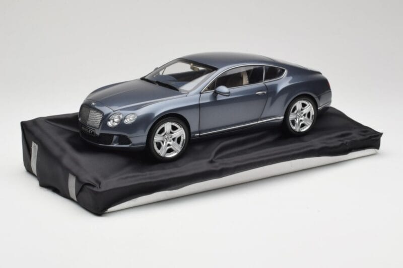 Bentley Continental GT Grey Metallic Minichamps 1:18 100139920 Métal Moulé
