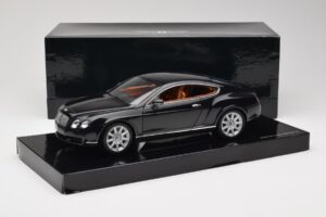 Bentley Continental GT Midnight Emerald Minichamps 1:18 BL389 Métal Moulé — image 8 sur 8