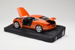 Bentley Continental GT Orange Metallic Minichamps 1:18 100139921 Métal Moulé — image 5 sur 8