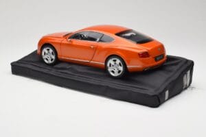 Bentley Continental GT Orange Metallic Minichamps 1:18 100139921 Métal Moulé — image 7 sur 8