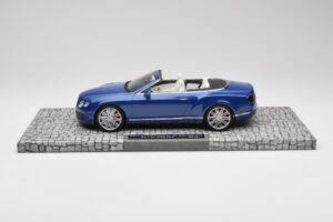 Bentley Continental GT Speed Cabriolet Bleu Minichamps 1:18 107139331 Métal Moulé — image 3 sur 6