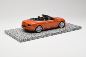 Bentley Continental GT Speed Cabriolet Orange Metallic Minichamps 1:18 107139430 Métal Moulé — image 2 sur 6