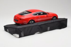 Bentley Continental GT St. James Red Minichamps 1:18 100139922 Métal Moulé — image 3 sur 8