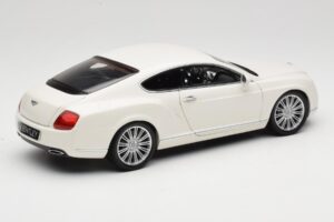 Bentley Continental GT Blanc Minichamps 1:18 100139621 Métal Moulé — image 3 sur 8