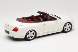 Bentley Continental GTC Blanc Minichamps 1:18 100139032 Métal Moulé — image 3 sur 8