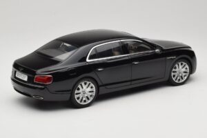 Bentley Flying Spur W12 Diamond Black Kyosho 1:18 08891DBK Métal Moulé — image 3 sur 8