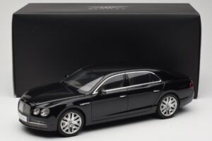 Bentley Flying Spur W12 Diamond Black Kyosho 1:18 08891DBK Métal Moulé — image 8 sur 8