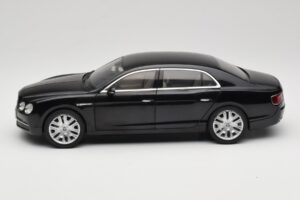 Bentley Flying Spur W12 Onyx Black Kyosho 1:18 08891NX Métal Moulé — image 4 sur 8