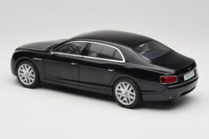 Bentley Flying Spur W12 Onyx Black Kyosho 1:18 08891NX Métal Moulé — image 7 sur 8
