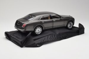 Bentley Mulsanne Brodgar Metallic Minichamps 1:18 BL843 Métal Moulé — image 3 sur 8