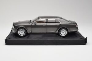 Bentley Mulsanne Brodgar Metallic Minichamps 1:18 BL843 Métal Moulé — image 4 sur 8