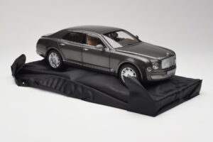 Bentley Mulsanne Brodgar Metallic Minichamps 1:18 BL843 Métal Moulé — image 6 sur 8