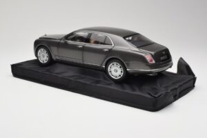 Bentley Mulsanne Brodgar Metallic Minichamps 1:18 BL843 Métal Moulé — image 7 sur 8