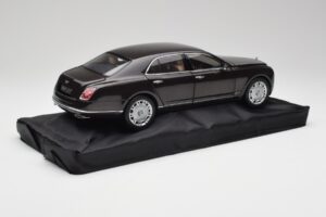 Bentley Mulsanne Burnt Oak Minichamps 1:18 100139905 Métal Moulé — image 3 sur 8