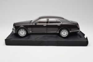 Bentley Mulsanne Burnt Oak Minichamps 1:18 100139905 Métal Moulé — image 4 sur 8