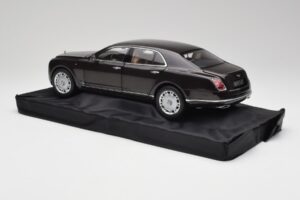 Bentley Mulsanne Burnt Oak Minichamps 1:18 100139905 Métal Moulé — image 7 sur 8