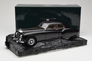 Bentley R-Type Continental Black Metallic Minichamps 1:18 100139420 Métal Moulé — image 8 sur 8